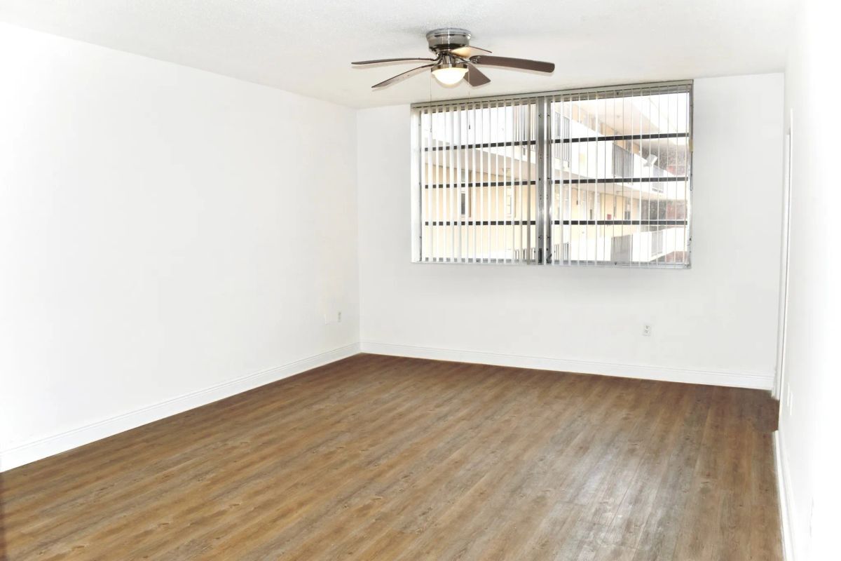 Building Photo - 9375 SW 77th Ave