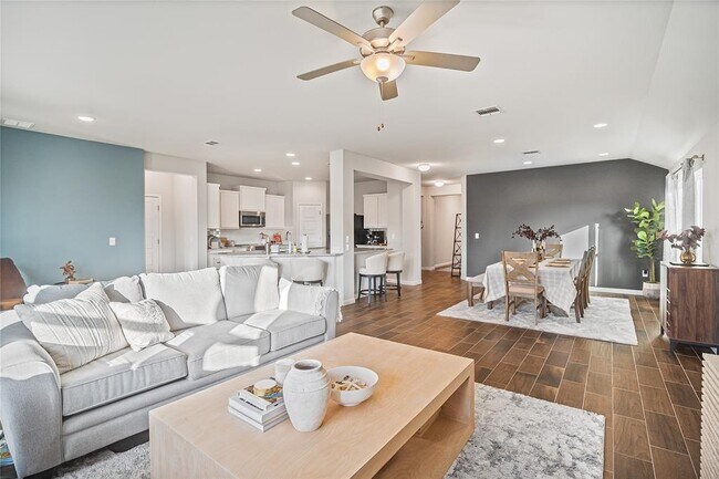 Building Photo - 9905 Comely Bnd