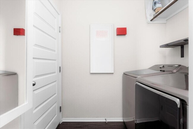 Building Photo - 2800 Joe Dimaggio Blvd