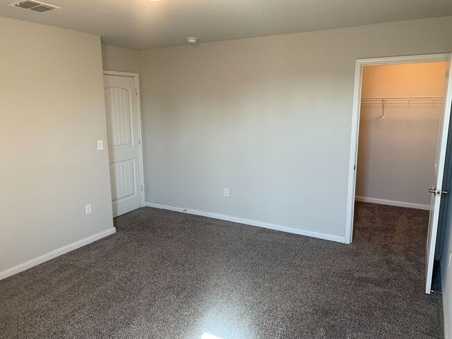 Building Photo - *COMING SOON* Comfort & Convenience – 2-Story Home with Fenced Backyard!