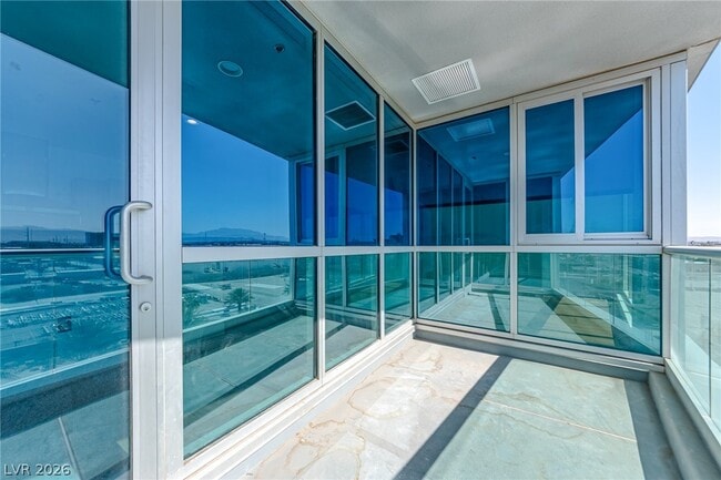 Building Photo - 4575 Dean Martin Dr