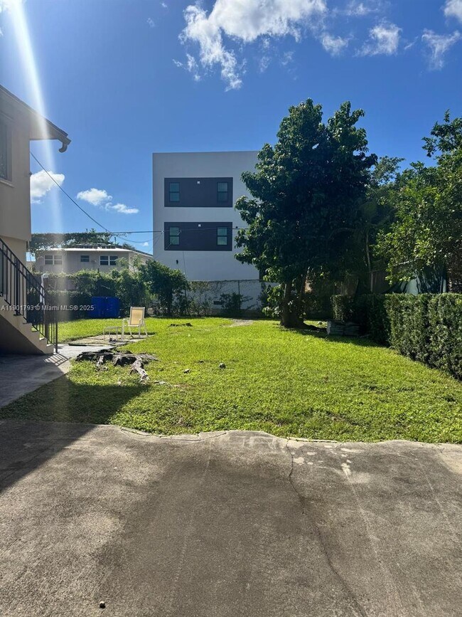 Building Photo - 1036 NW 3rd St