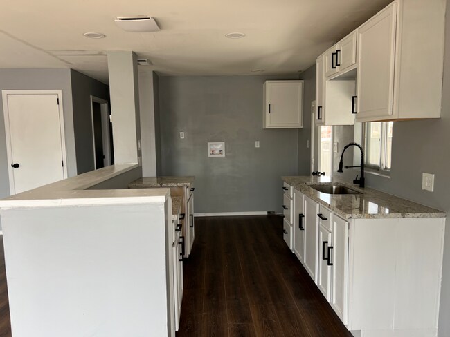 Building Photo - 7300 N 51st Ave