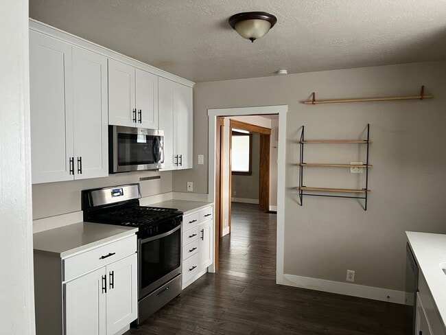 Building Photo - Newly Remodeled House in West Valley for Rent