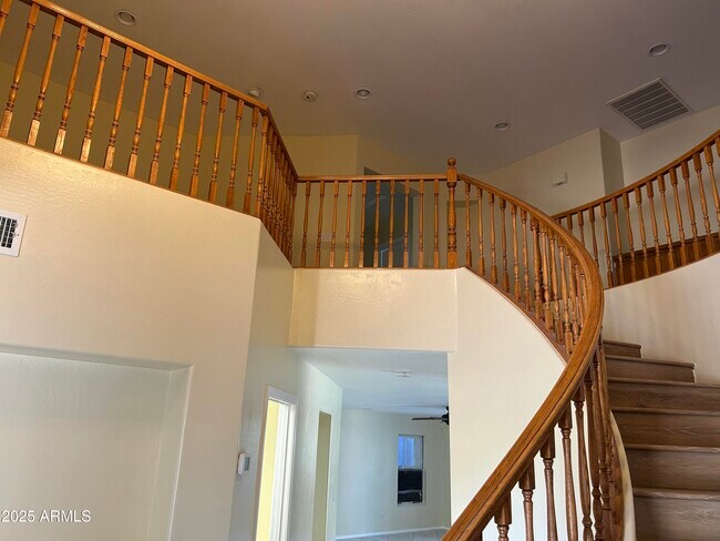 Building Photo - 6406 W El Cortez Pl