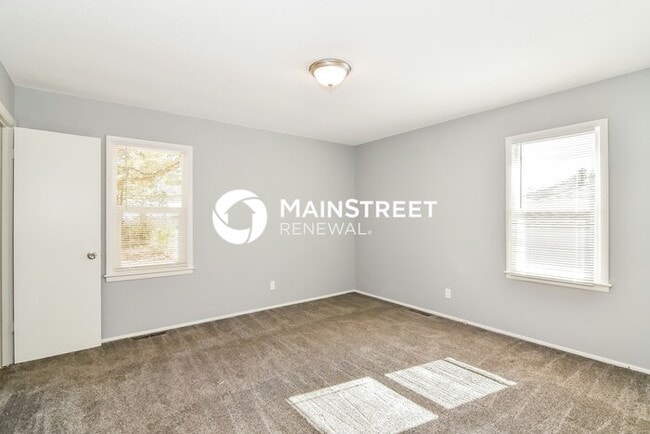 Building Photo - 3 Bedroom Pet-Friendly Home in Kansas City, MO with Main Street Renewal