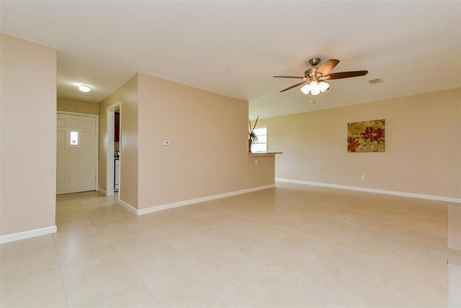 Building Photo - 16326 Cypress Bend Dr
