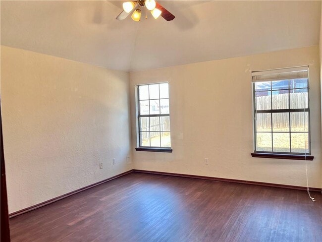 Building Photo - 628 Allison Ln