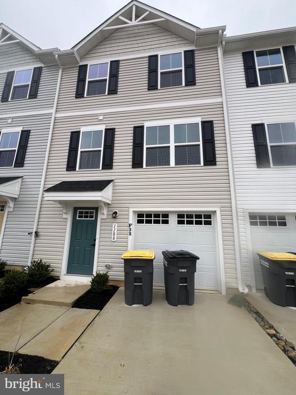 Building Photo - 1180 W Walnut Rd