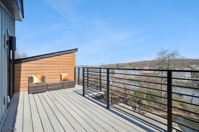 Building Photo - 301 Kingsland Rd