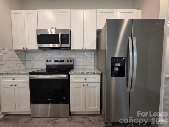 Building Photo - 215 Division Ave