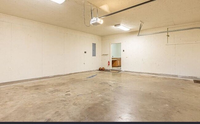 Building Photo - Executive Home for Rent 7 Acres with Resort Style Amenities