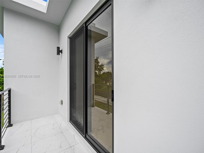 Building Photo - 4026 SW 9th Terrace