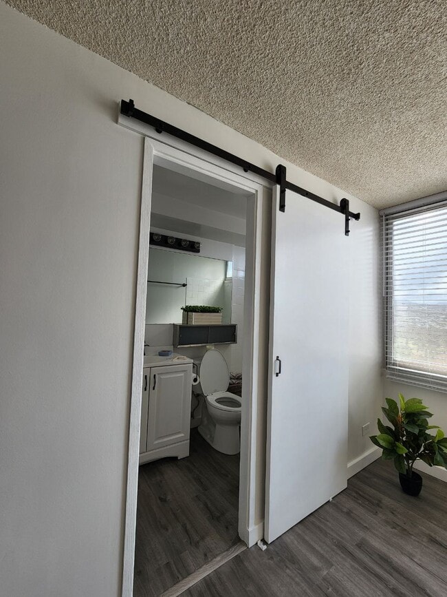 Building Photo - 98-288 Kaonohi St