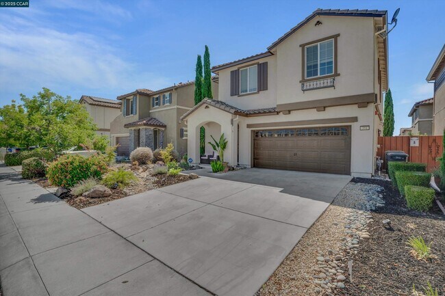Building Photo - 351 Coolcrest Dr