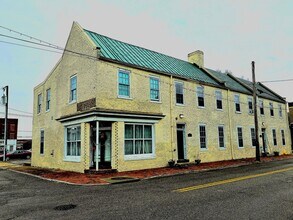 Building Photo - 201 E Bank St