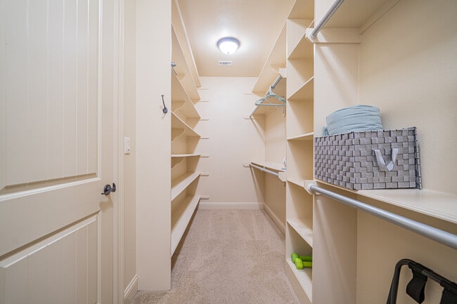 Building Photo - 1610 Olympic Drive