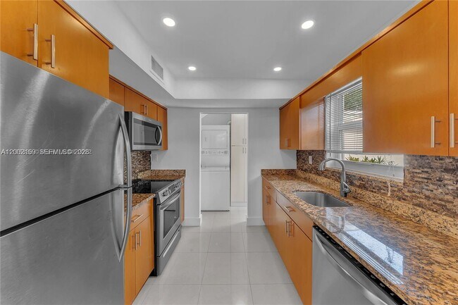 Building Photo - 247 Bird Rd