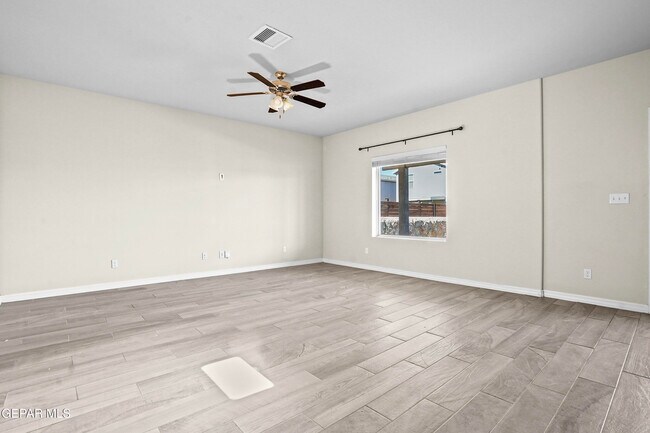 Building Photo - 12265 Desert Pine Ave