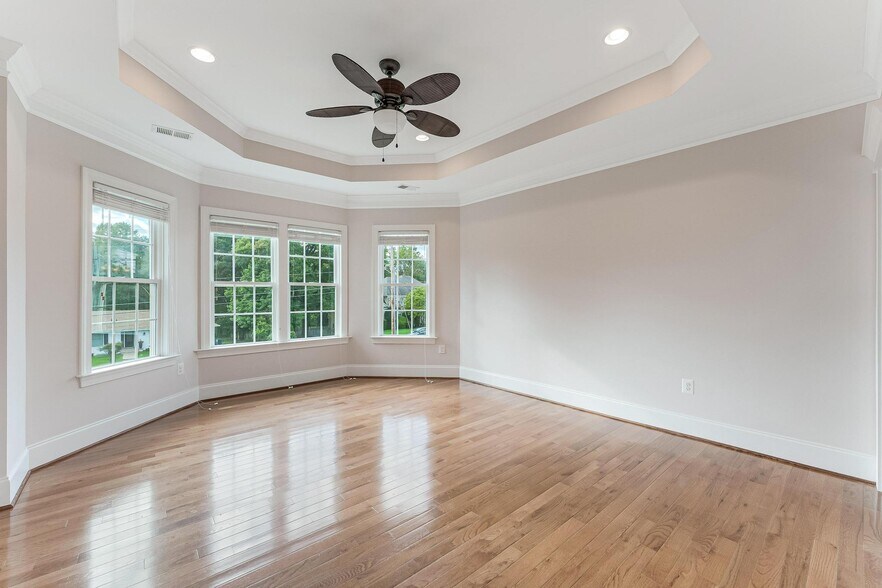 Building Photo - 829 Golden Arrow St