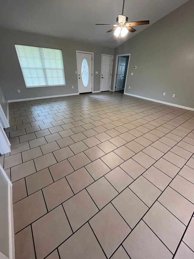Building Photo - 1430 Avery Ln