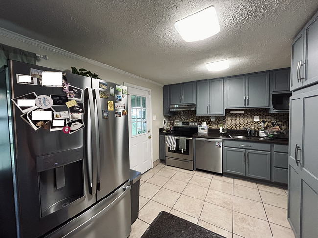 Building Photo - 9802 Brightlea Dr