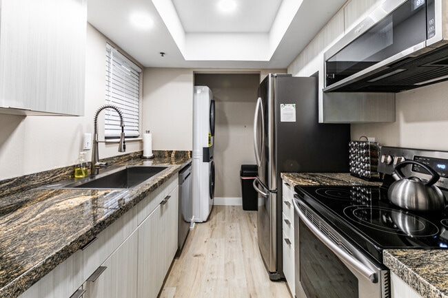 Building Photo - 6861 N 2200 W