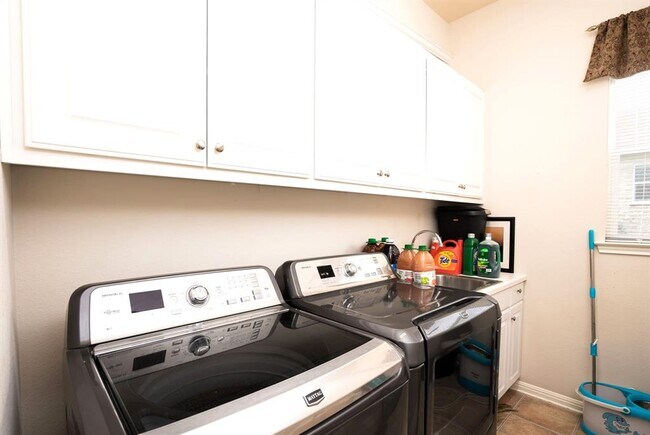 Building Photo - 103 Briar Patch Cove