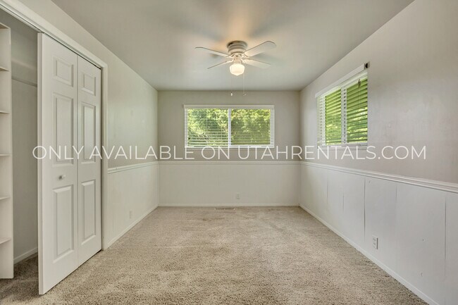 Building Photo - 786 E 350 N