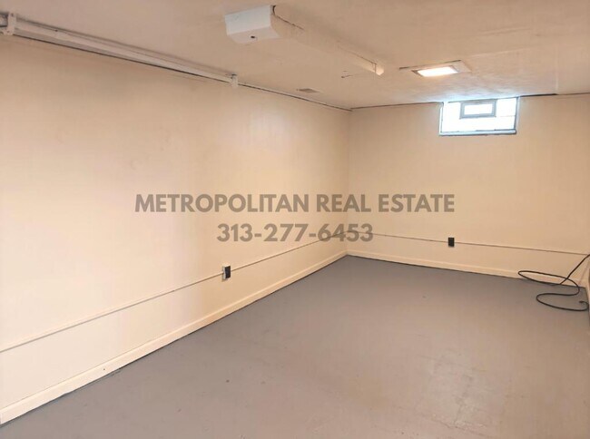 Building Photo - 1409 Royal Ave