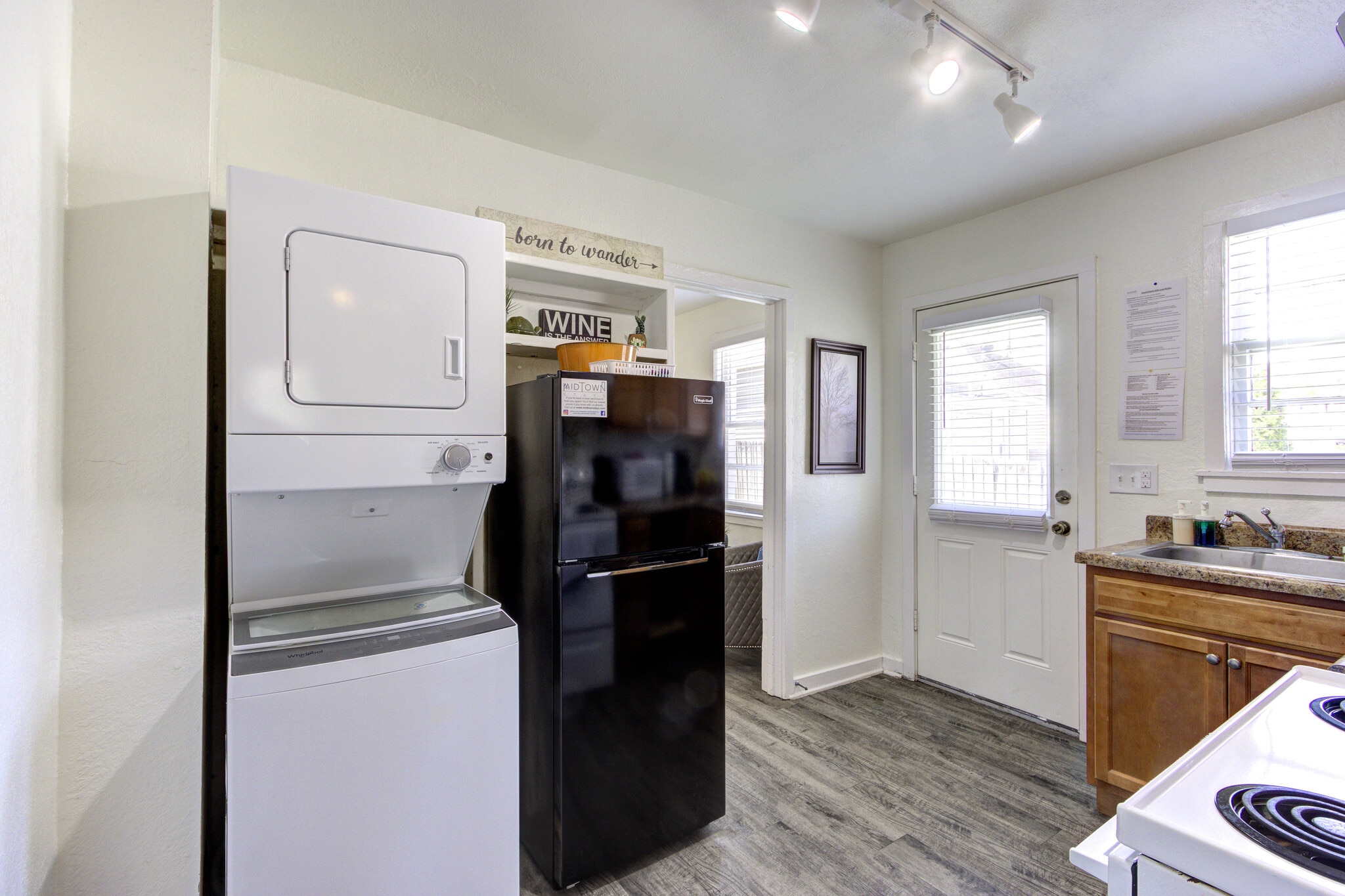 Building Photo - 1980 Jefferson Ave