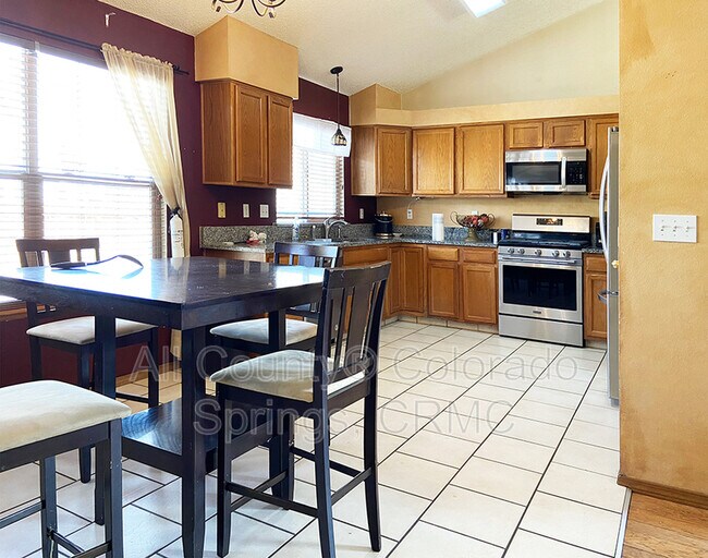 Building Photo - 1378 Grass Valley Dr