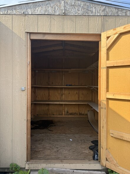 Building Photo - 665 Larimore Ave