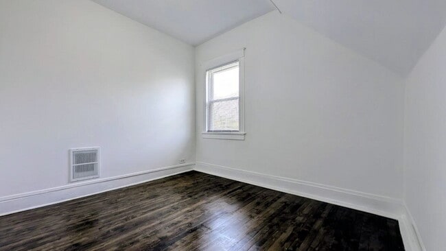 Building Photo - Updated 3-Bedroom | 1.5-Bath | Central AC | In-Unit Laundry – $1,800/month
