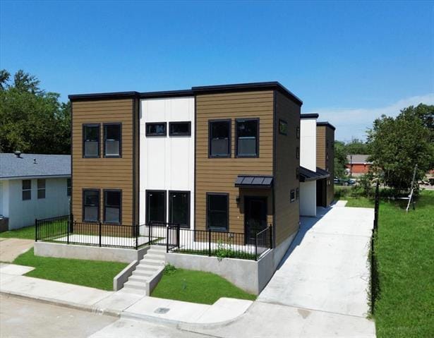 Building Photo - 1116 E Oleander St