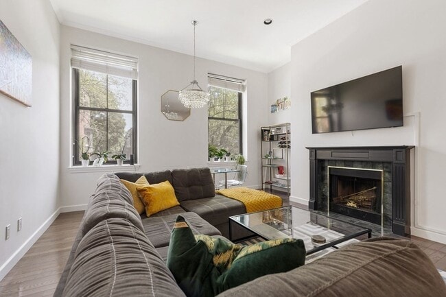 Building Photo - 130 Appleton St