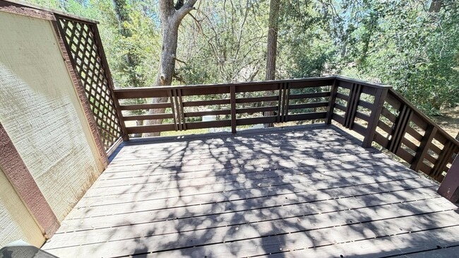 Building Photo - 54061 Linger Ln
