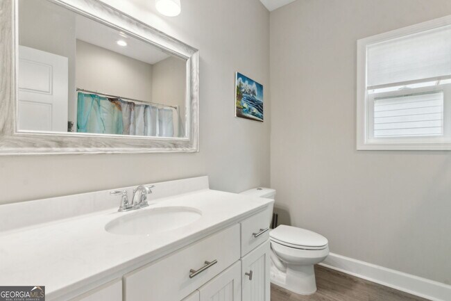 Building Photo - 145 Verano St