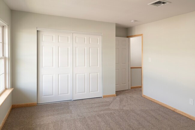 Building Photo - 289 Governors Park Rd