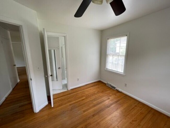 Building Photo - 1509B Harbor View Rd