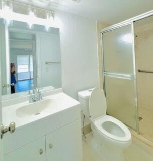 Building Photo - 1043 Cornwall C