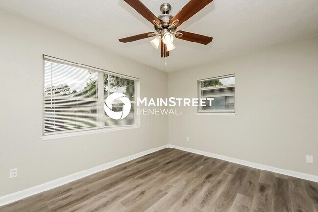 Building Photo - 3 Bedroom Pet-Friendly Home in ORLANDO, FL with Main Street Renewal