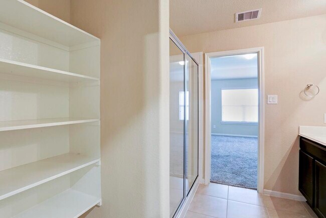 Building Photo - 3015 McDonough Way