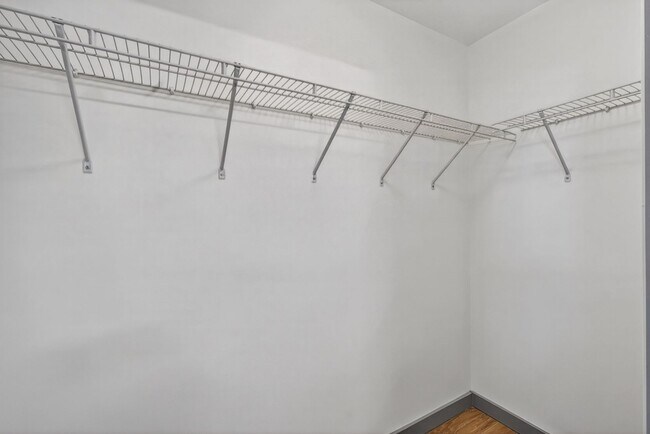 Building Photo - 400 Herron Dr