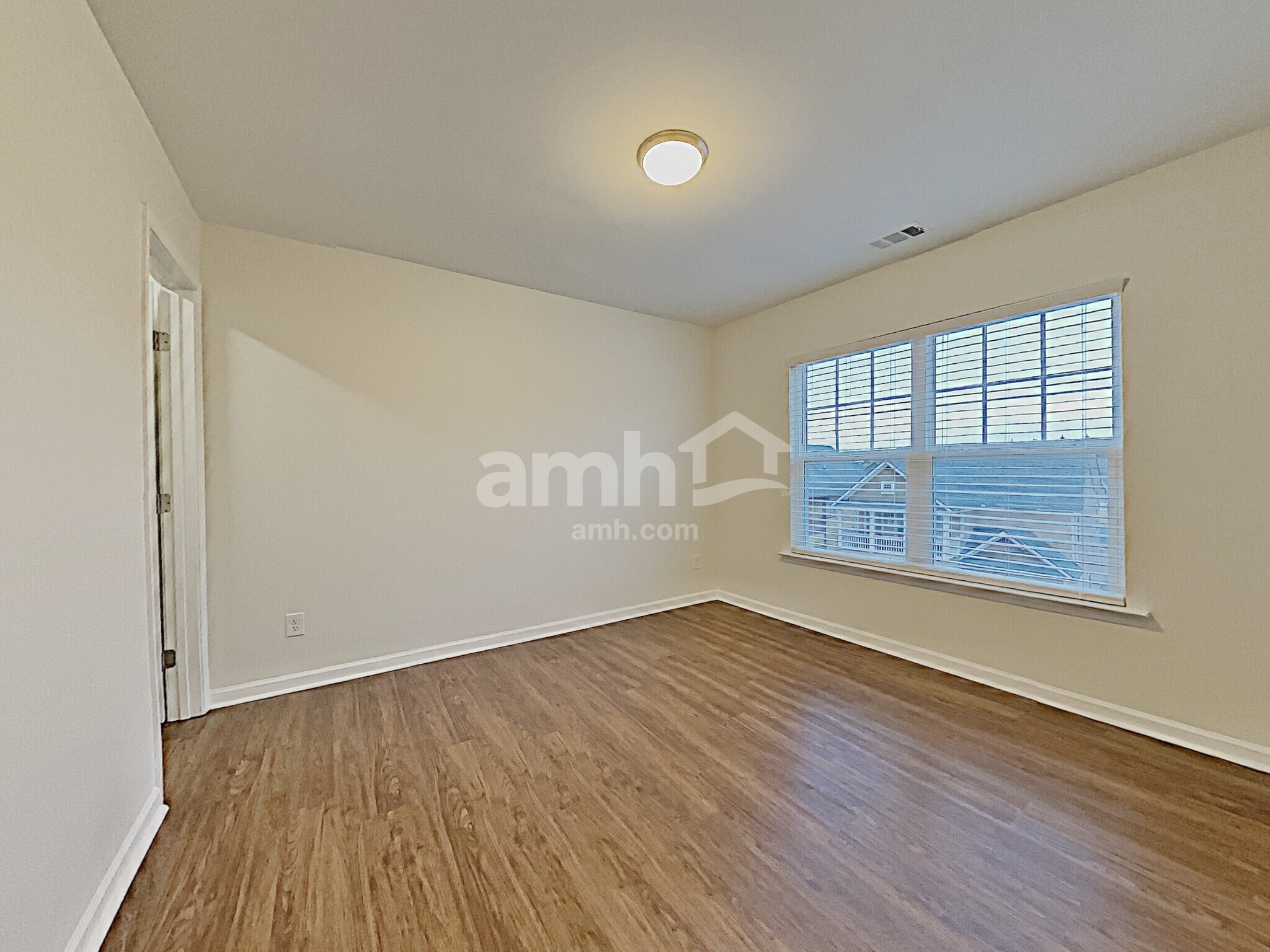 Building Photo - 323 Stoney Hollow Rd