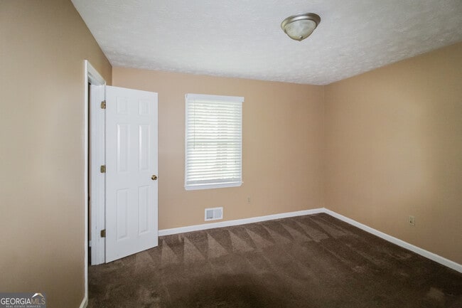 Building Photo - 225 Hollis Cir