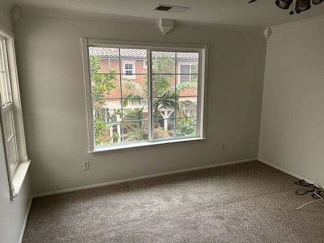 Building Photo - 4BD/2.5BATH FAMILY HOME-$4100 PER MO.