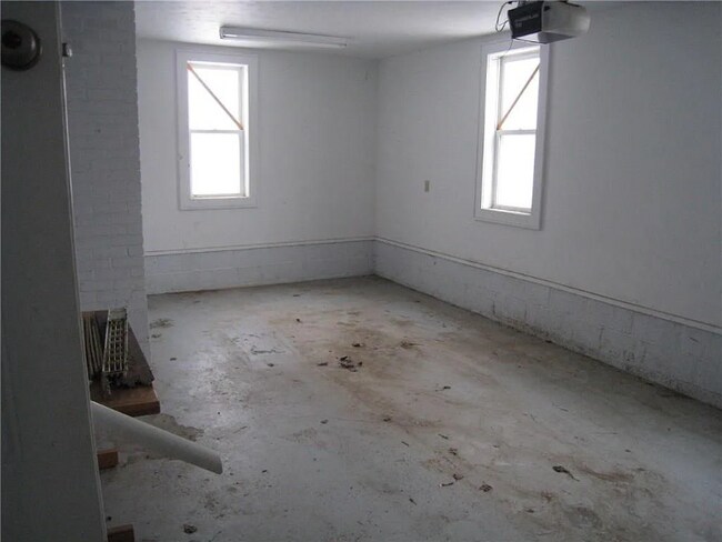 Building Photo - 2529 Reed St