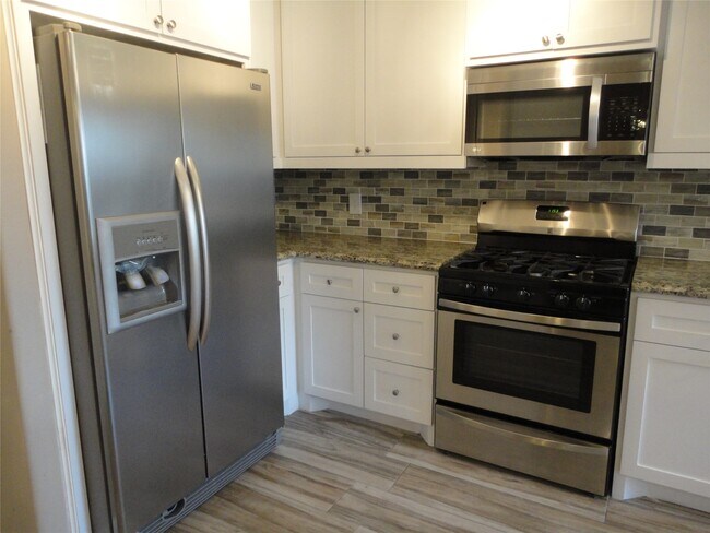 Building Photo - 18142 Flower Grove Ct