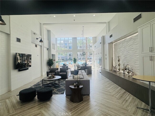 Building Photo - 1250 Scholarship